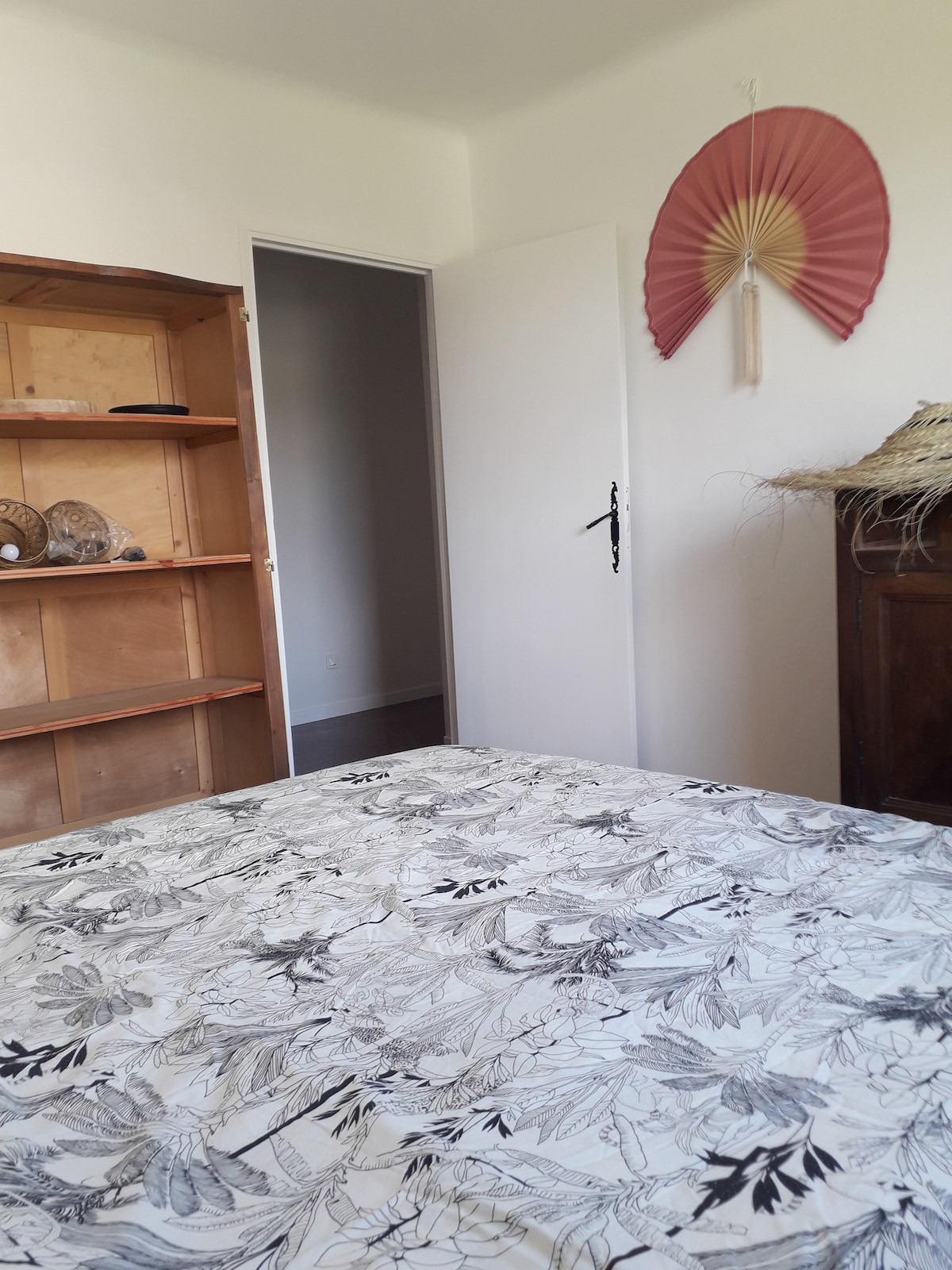 Spálňa 3 s výhľadom na stranu obývacej izby ( 2 lôžka s 2 oddelenými posteľami s rozmermi 80 x 200)