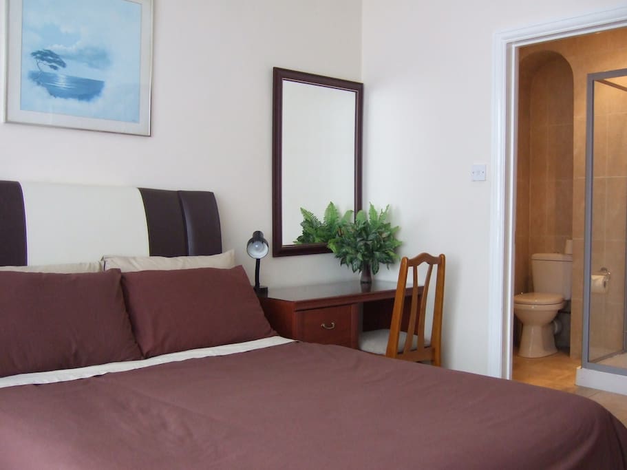 Triple en-suite room