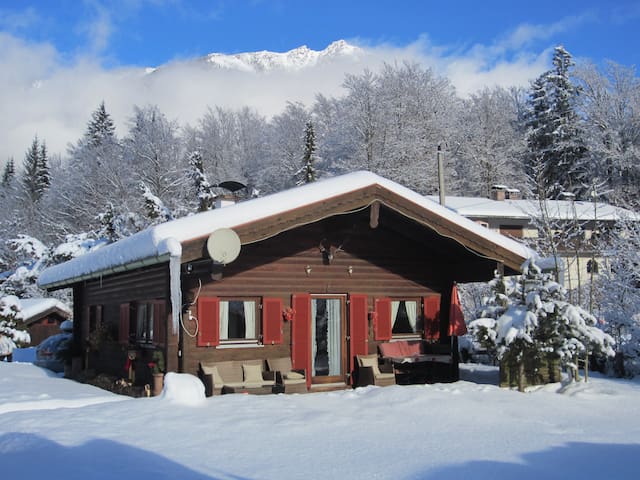 Entire home with 2 bedrooms in Garmisch-Partenkirchen - Grashaeusl