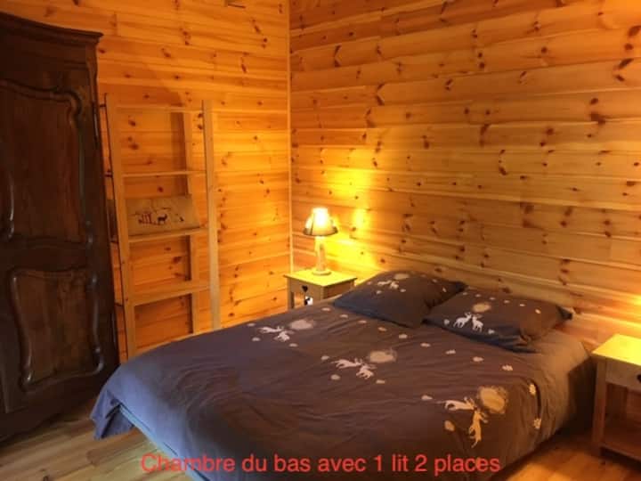 Donja spavaća soba s bračnim krevetom