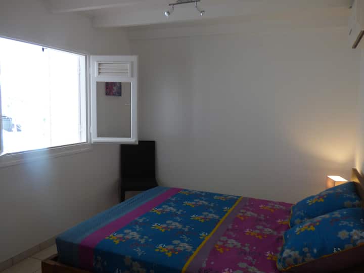 Ein weiteres Schlafzimmer mit einem 160cm Bett 