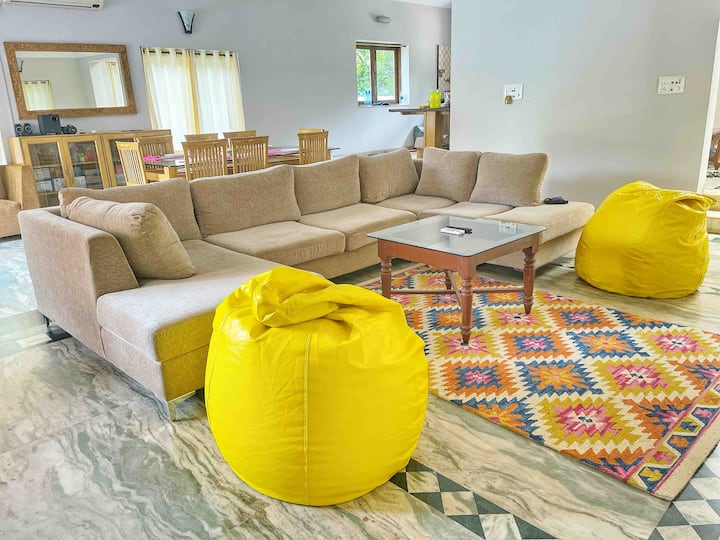 Living room image 2