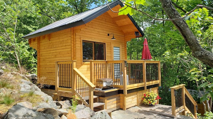 Rustic Retreat On Lake Lauzon (Accessed By Boat) - Blind River