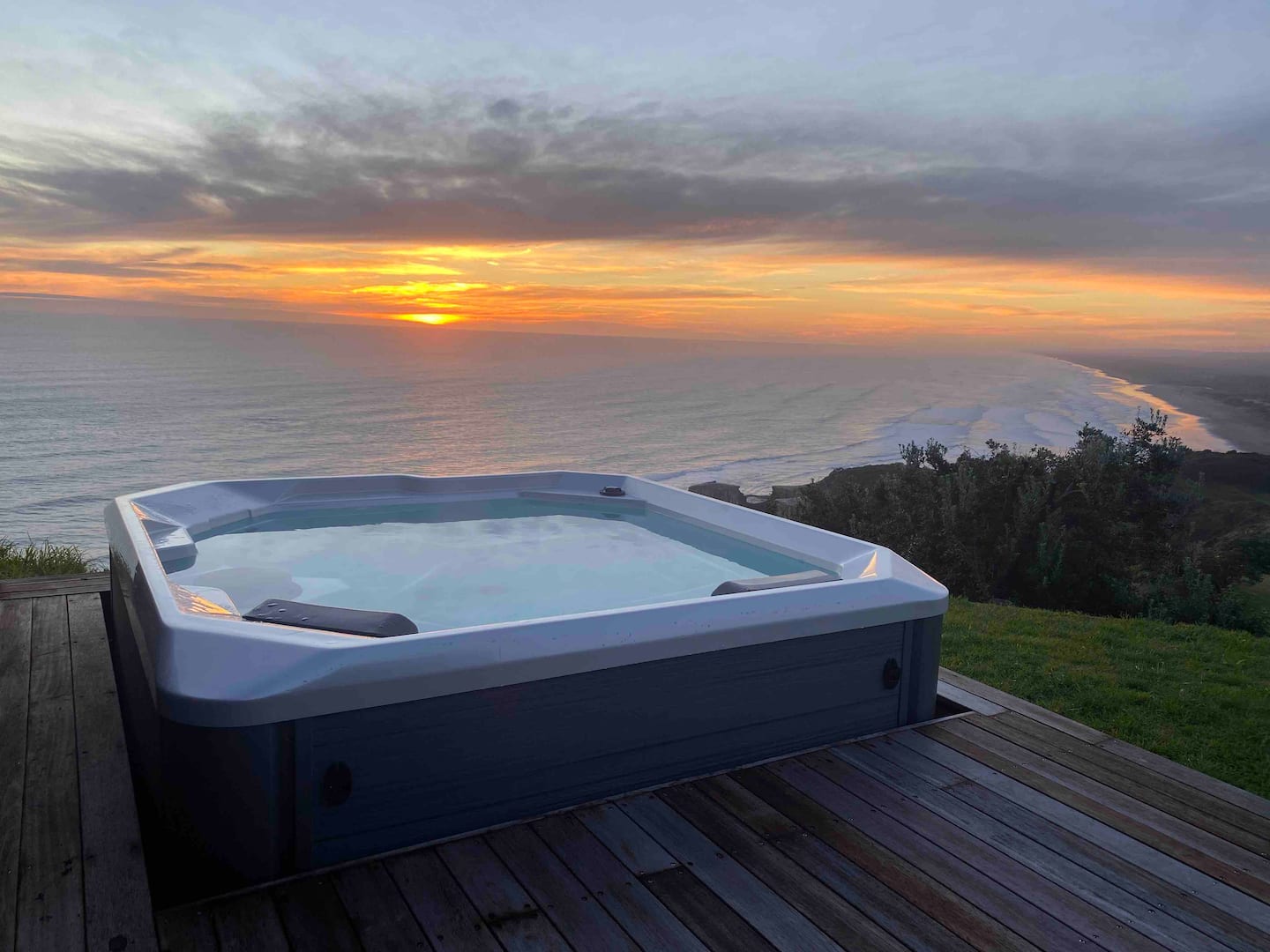 Muriwai Cliffs
Luxury Retreat 1