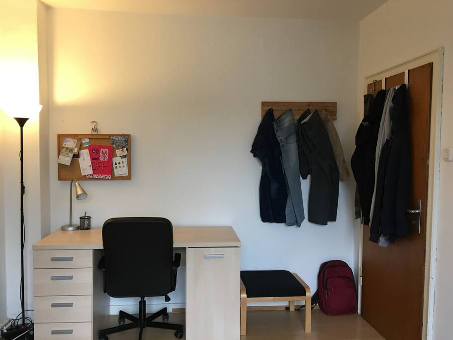 Das Zimmer /The Room