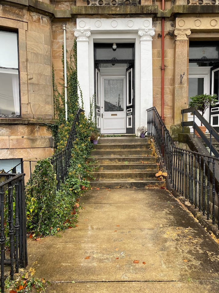 Entire Townhouse. Sleeps 7. - East Kilbride