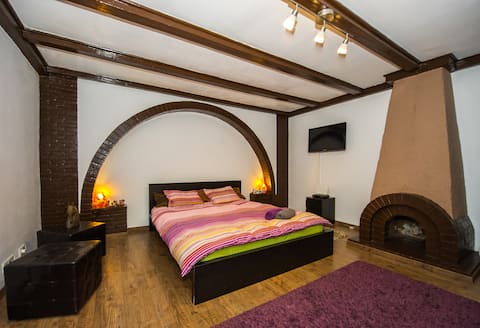 Central studio romana for 3 people@Free Netflix