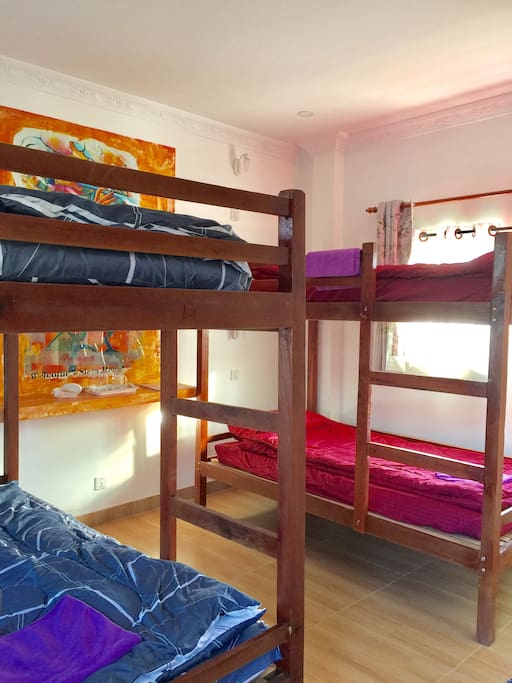 bedroom bed dormitory floor - girl