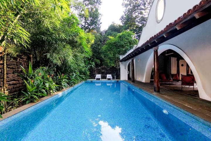 2 B/ROOM LUXURY VILLA W PRIVATE POOL