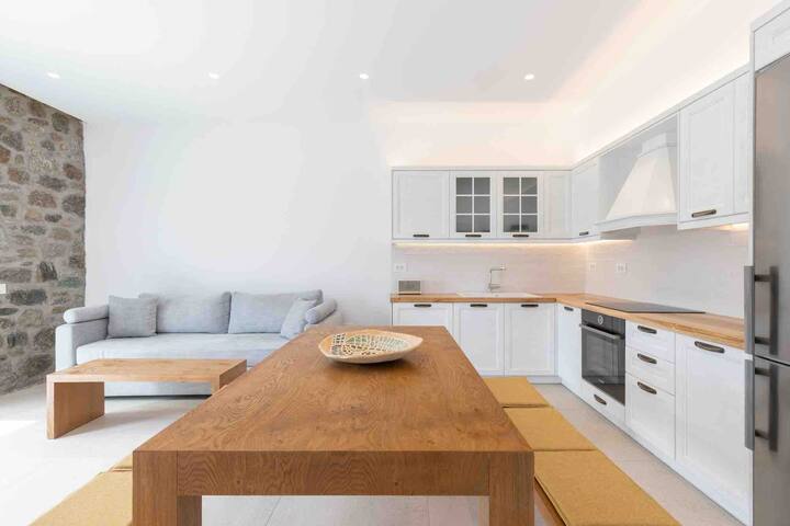 IKADE Mykonos I, 2 BR @ 2 bathrooms gallery image 2