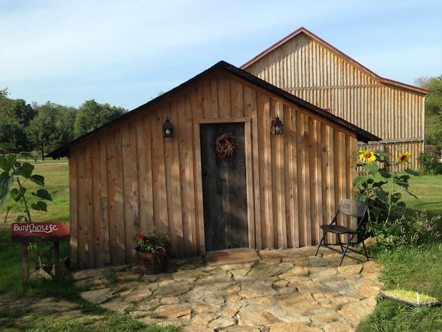 Bunkhouse Cabin at SanaView Farms