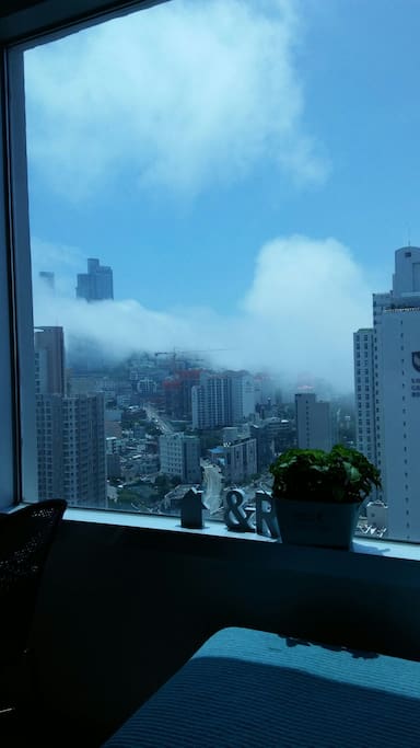2016..7/7day real Sea fog Fantastic view.
I took photos in my room.