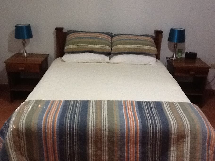 Bedroom - queen bed