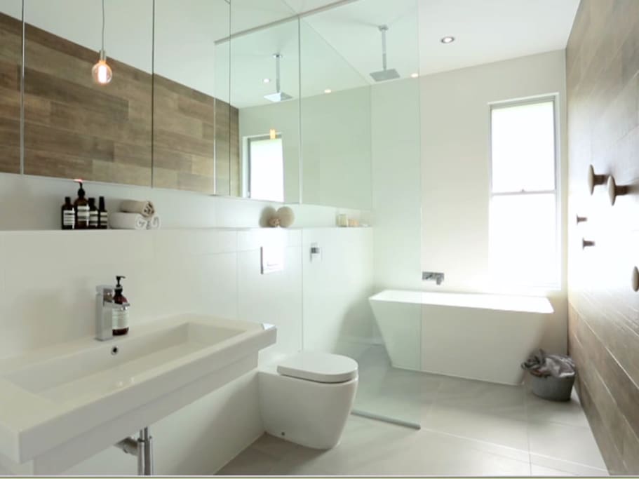 Beautifully appointed bathroom.