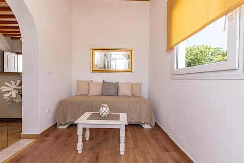Successful Airbnb property: Anchor-Sea View Apartment in Περιφερειακή Ενότητα Μυκόνου