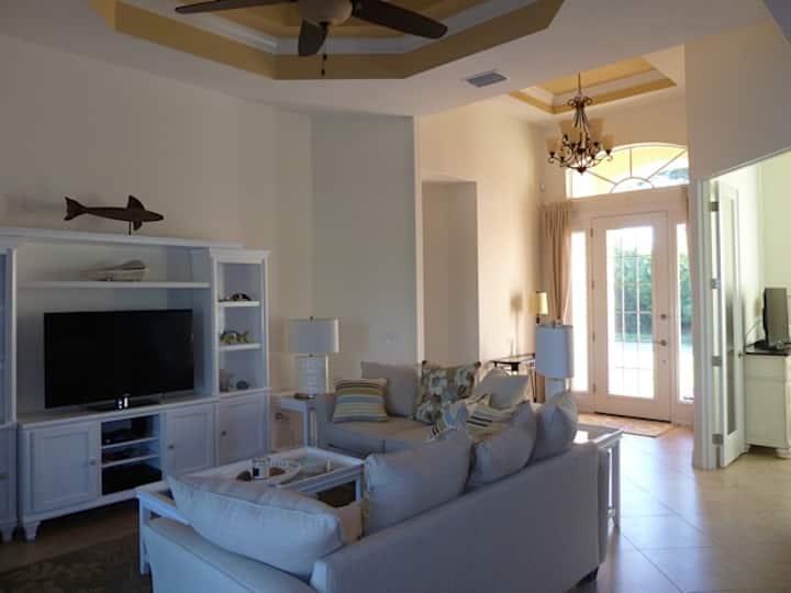 Waterfront Villa With Heated Pool - 노스 포트