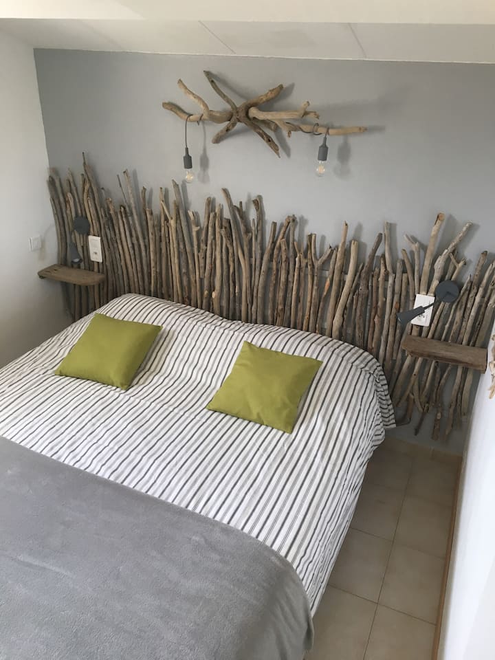 חדר ב - Driftwood למעלה מיטה 160x190