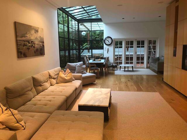 COASTAL FAMILY LUX RETREAT gallery image 5