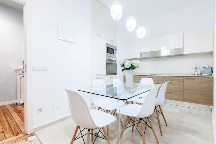 Casa de la Luna – 5 dormitorios en el Centro gallery image 3