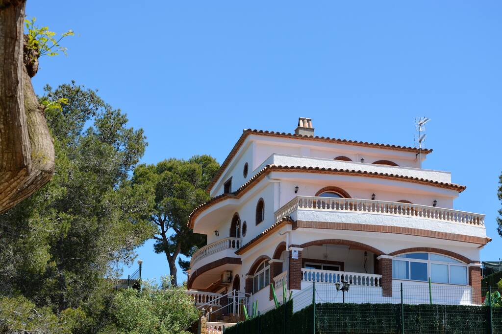 Villa Sitges Amores. 14 people.