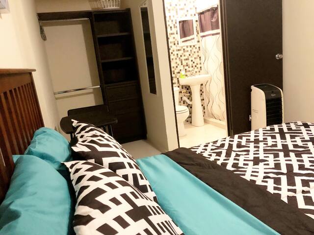 5Suite equipped, private entrance and well located
