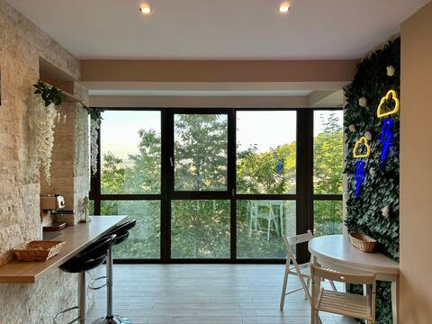 Magnificent Citadel View - Old Town Flat