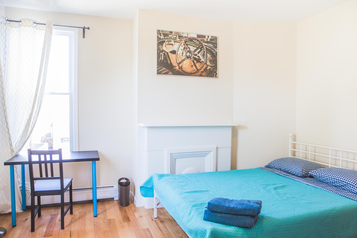 nová menšia manželská posteľ s novým matracom