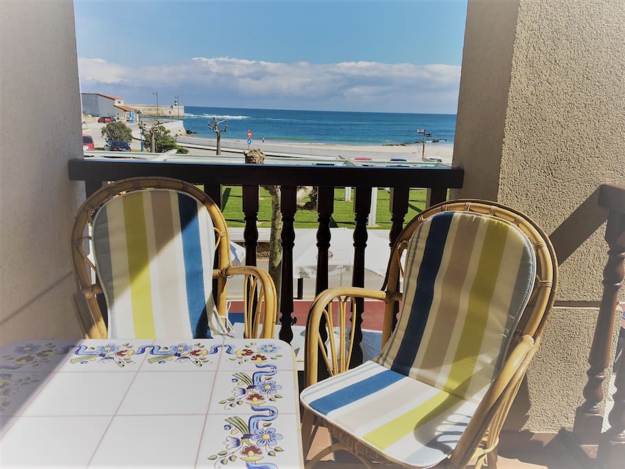 Terraza en 1º línea de playa. Espectaculares vistas. Ideal para comer