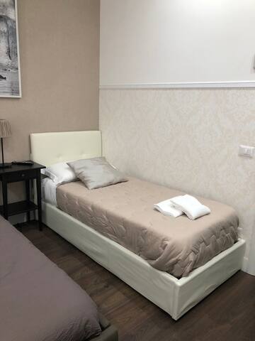 Grande e luminoso appartamento con terrazza. gallery image 5