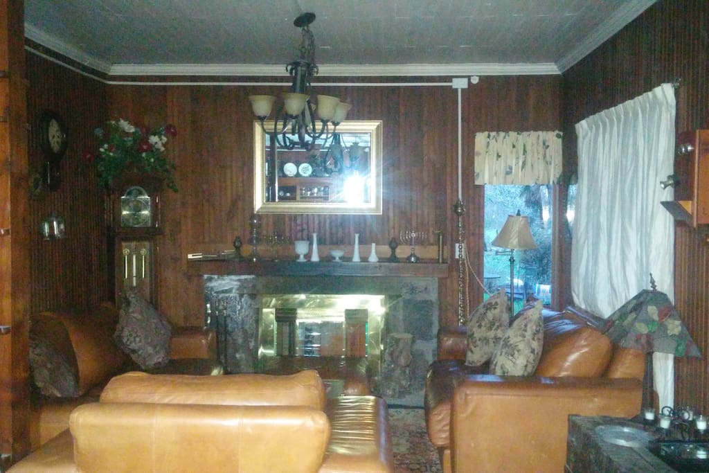 Cómoda y acogedora sala de living para gratas conversaciones