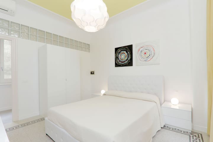 Rome Accommodation Colosseum gallery image 5