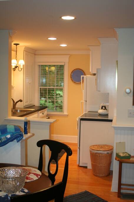 Fully applianced kitchen