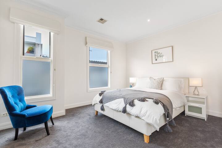 Spacious Townhouse in Brighton gallery image 2