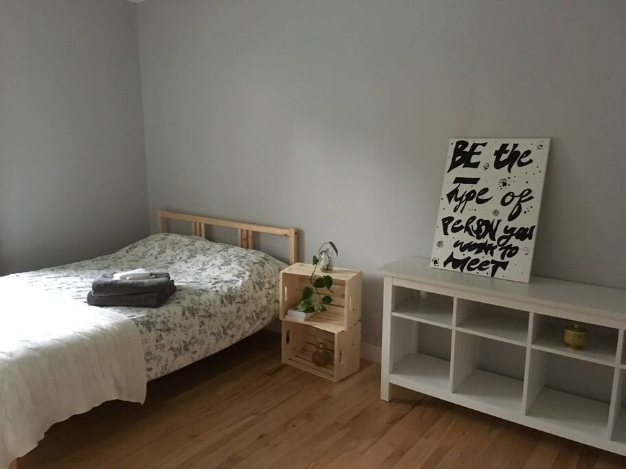 Chambre avec lit double