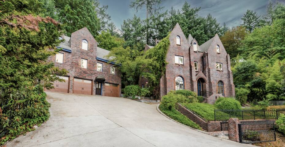 Castle Estate in SW Portland minutes from Downtown gallery image 2