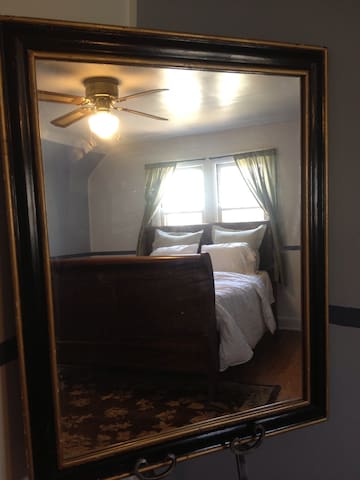 Ever evolving 1bedroom apt. all 4 you! -Gertrude