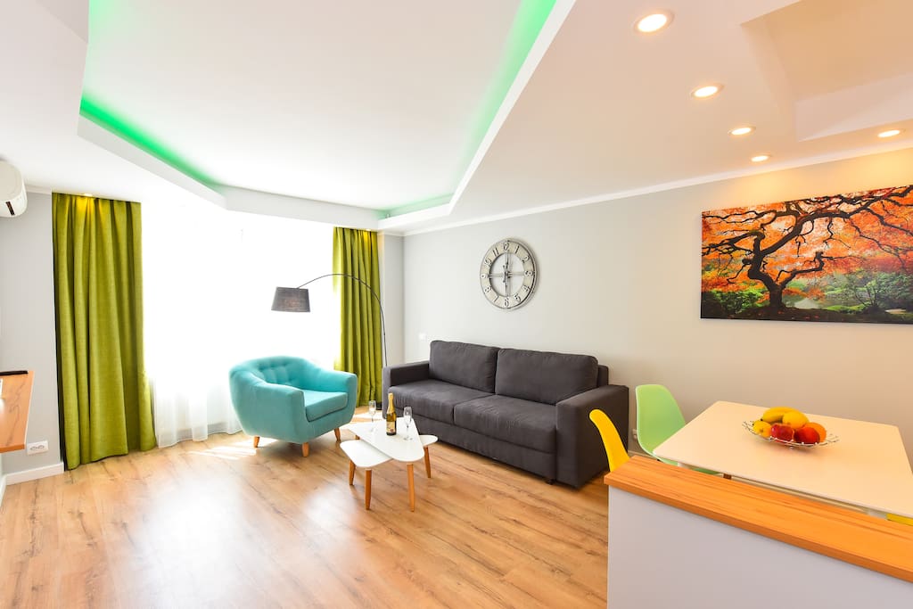 Twin 1 Apartment - Living room