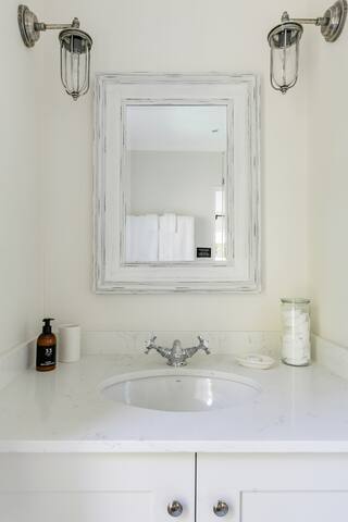 Thirty three Strawberry Lane Cottage gallery image 5