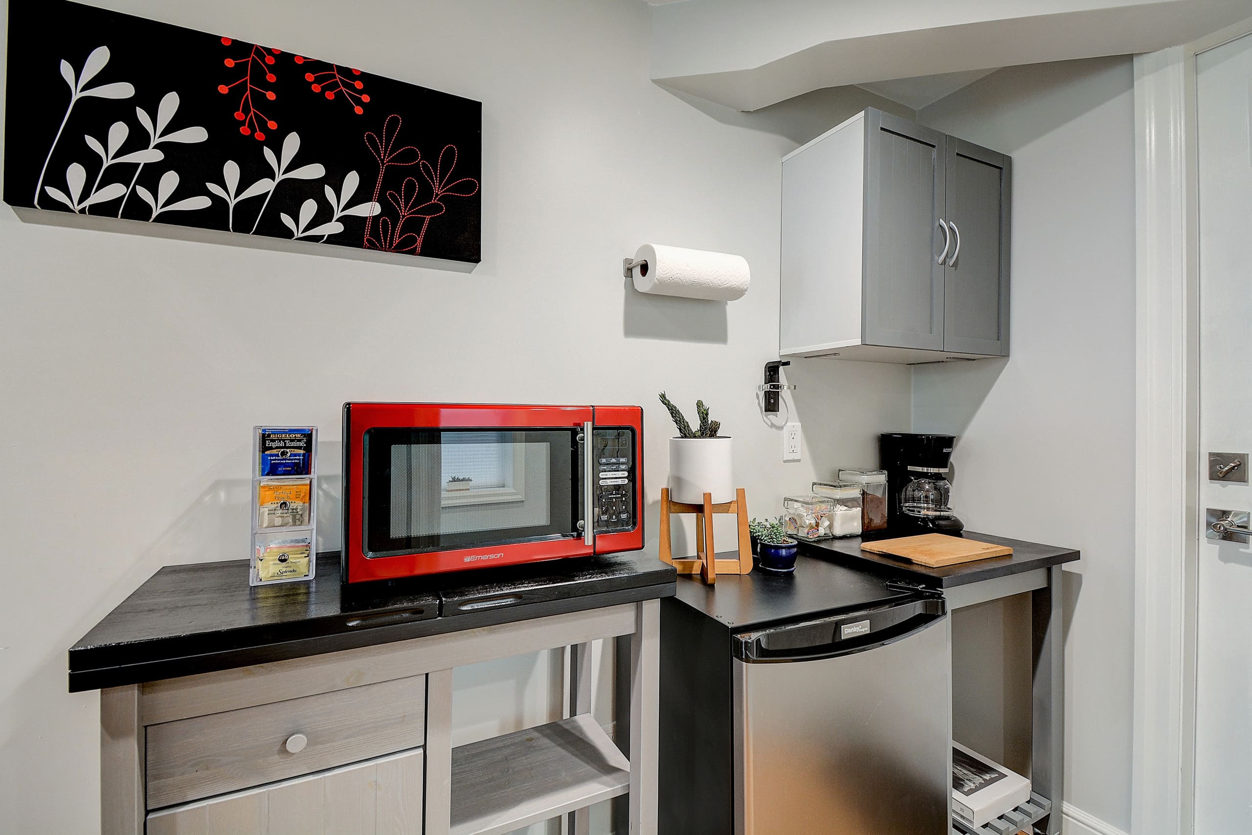 Two Bedroom SF Suite with Private Entrance - Image 5