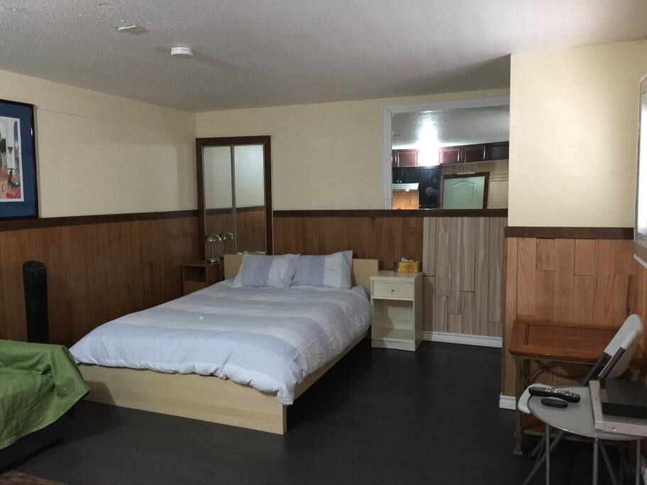 Panoramic overview of the suite.