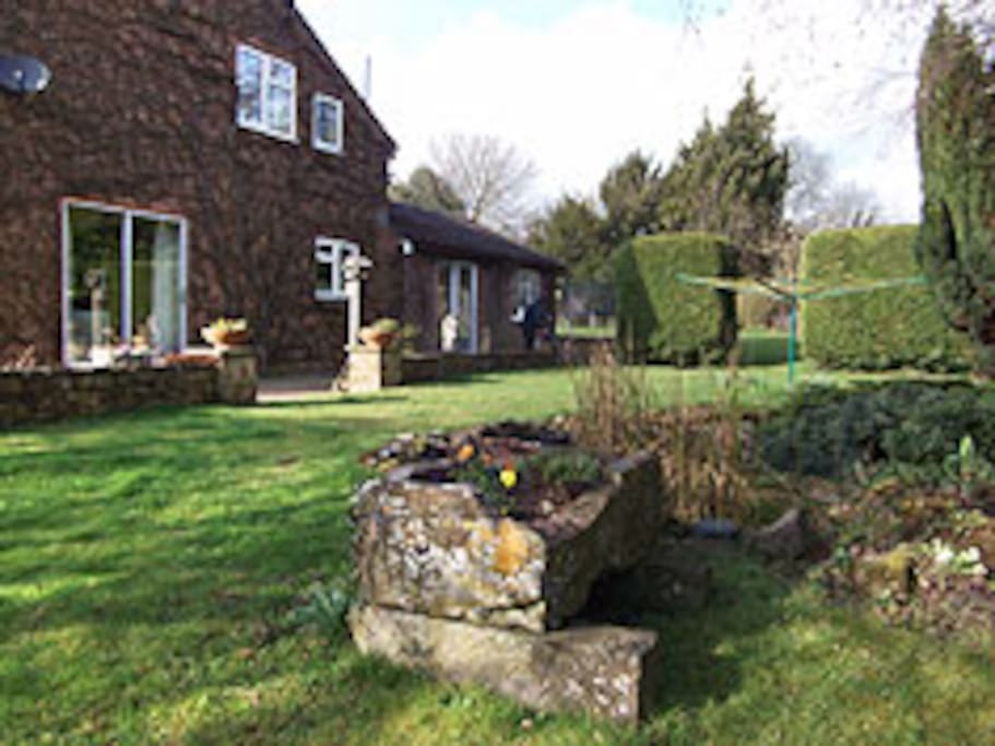 Beautiful garden in rural north Oxfordshire village