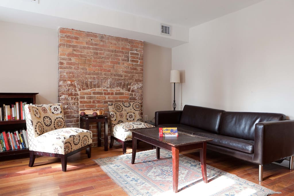 Entire Apartment charming 1BR20min to Downtown Apartments for Rent