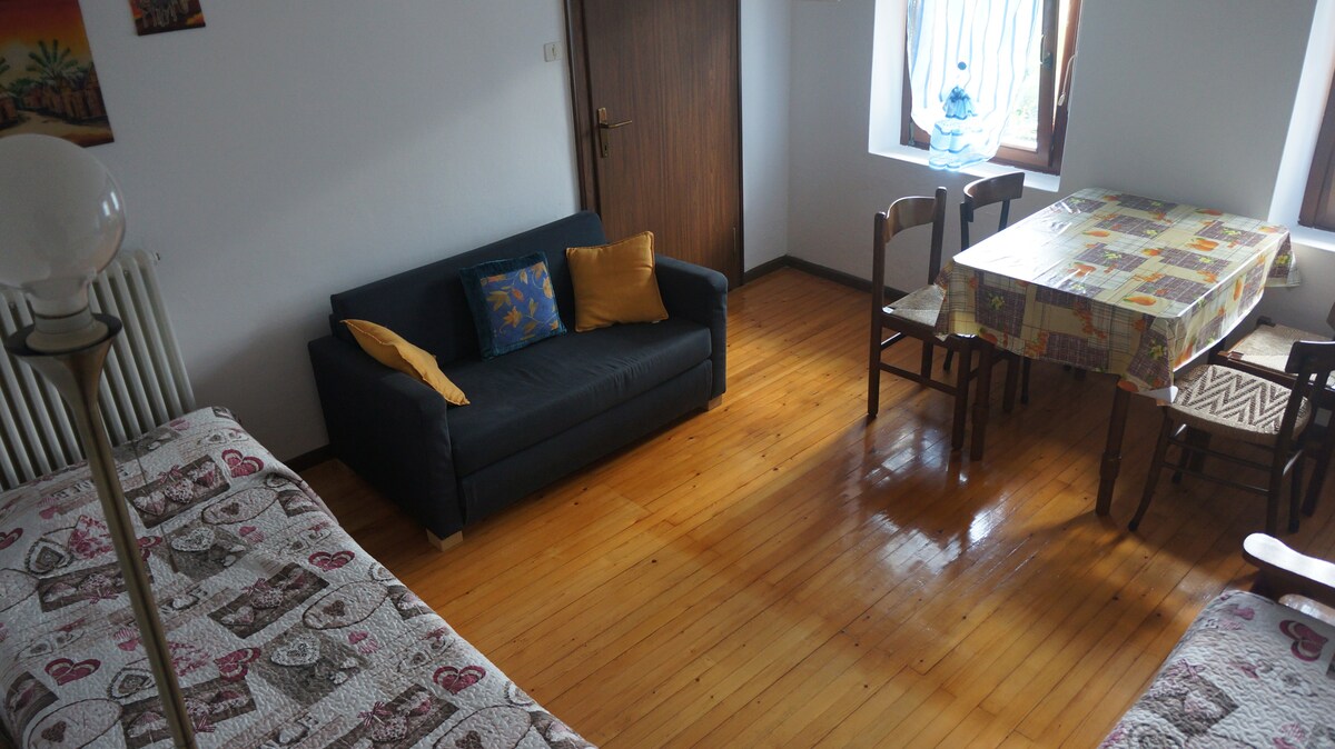 Top Airbnb: Dolomiti bedroom 1/4 people in Belluno