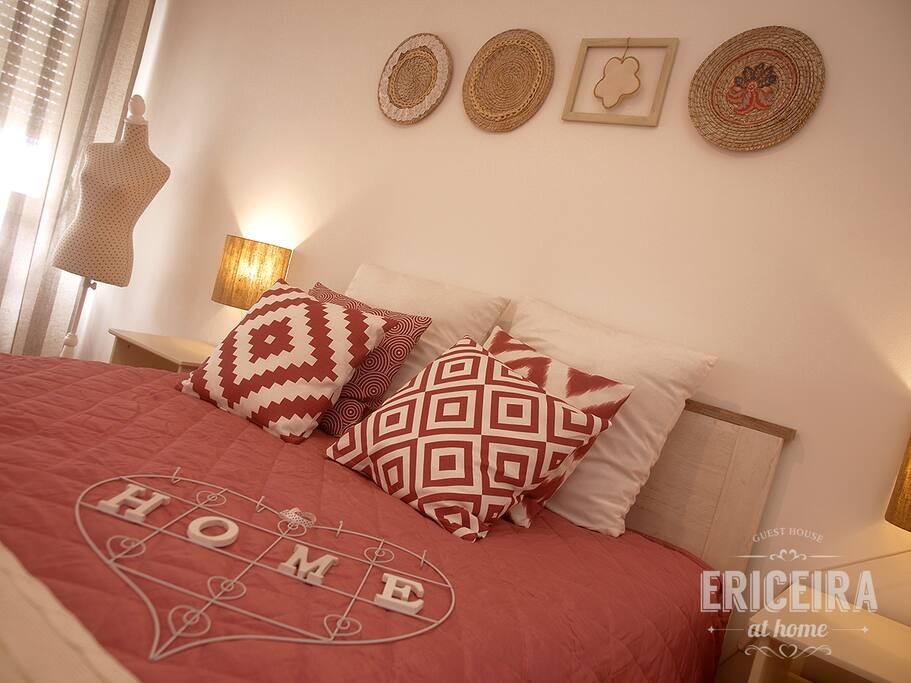 Quarto 4: PÉROLA - duplo com cama de casal + sofá cama