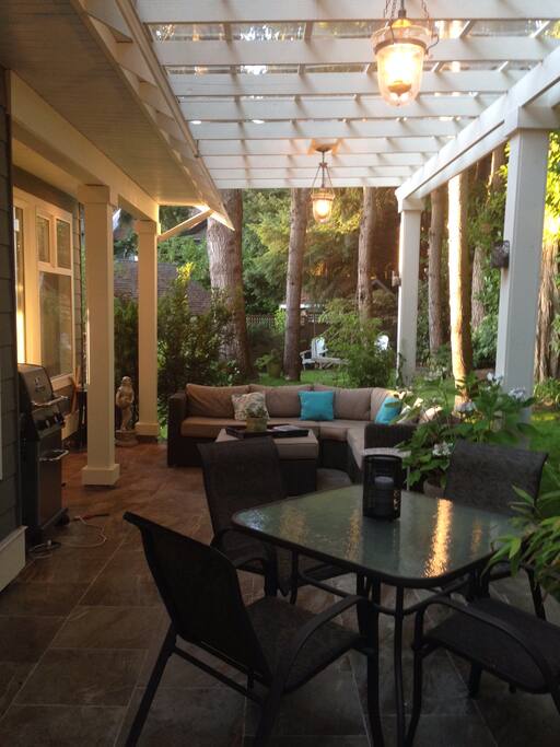 Private back garden/outdoor room