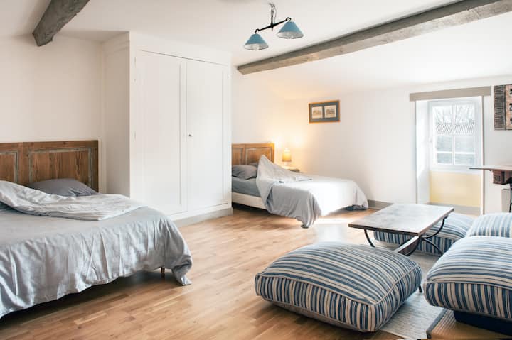 the upstairs large bedroom has two 140 cm beds,