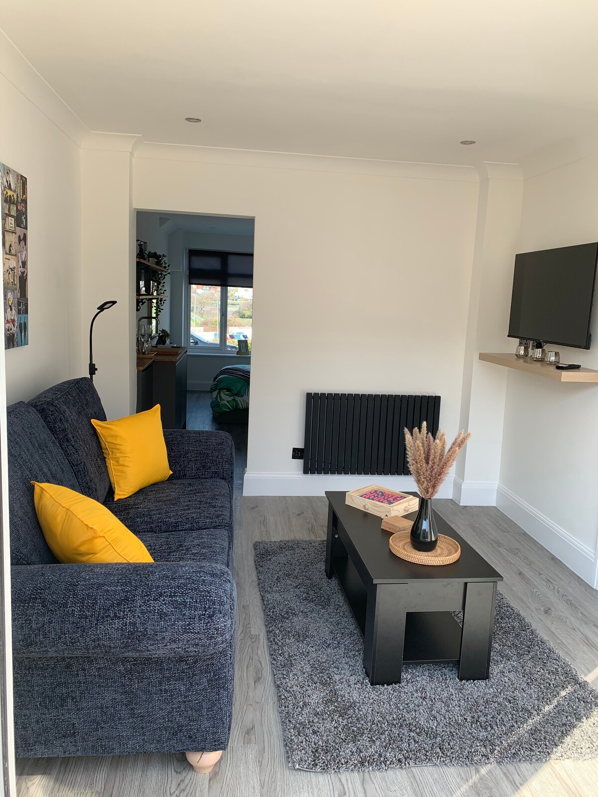 Popular Airbnb listing: Private Annexe,Garden,own entrance, parking. in Rottingdean