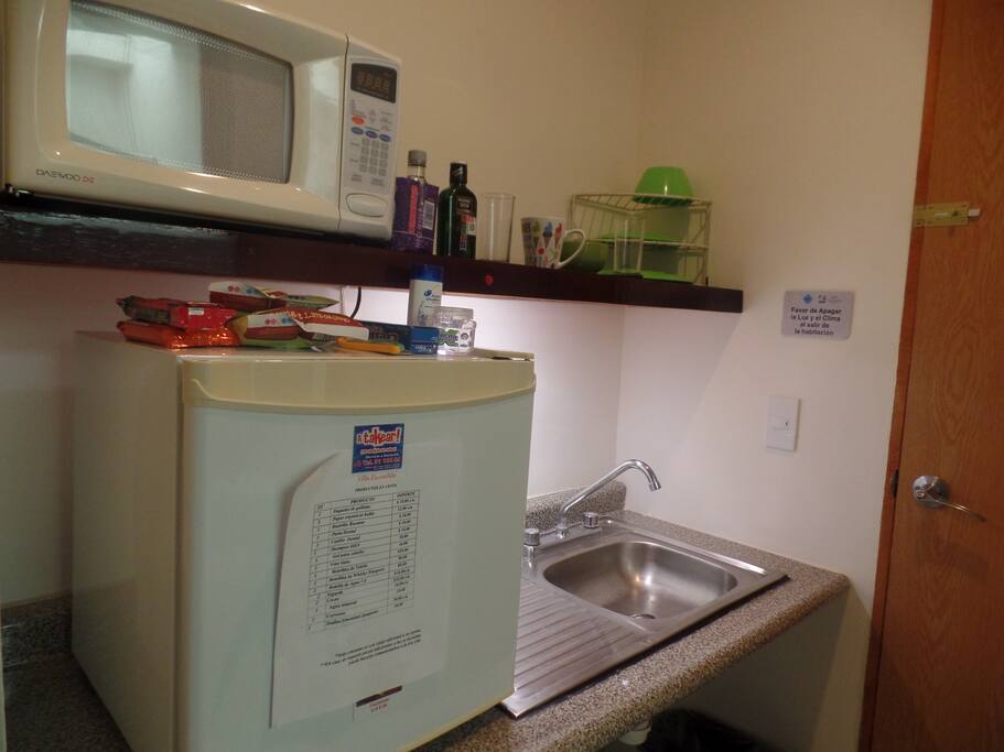 Cocineta integral con frigo bar y horno
