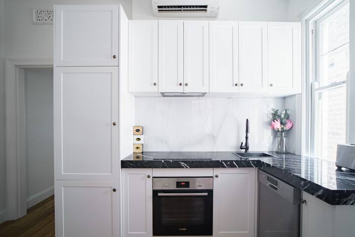 Water View Historical Terrace 6 Room Sydney #56 gallery image 4