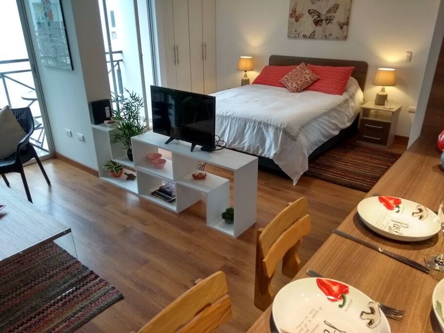 Dormitorio y barra - Bedroom and counter